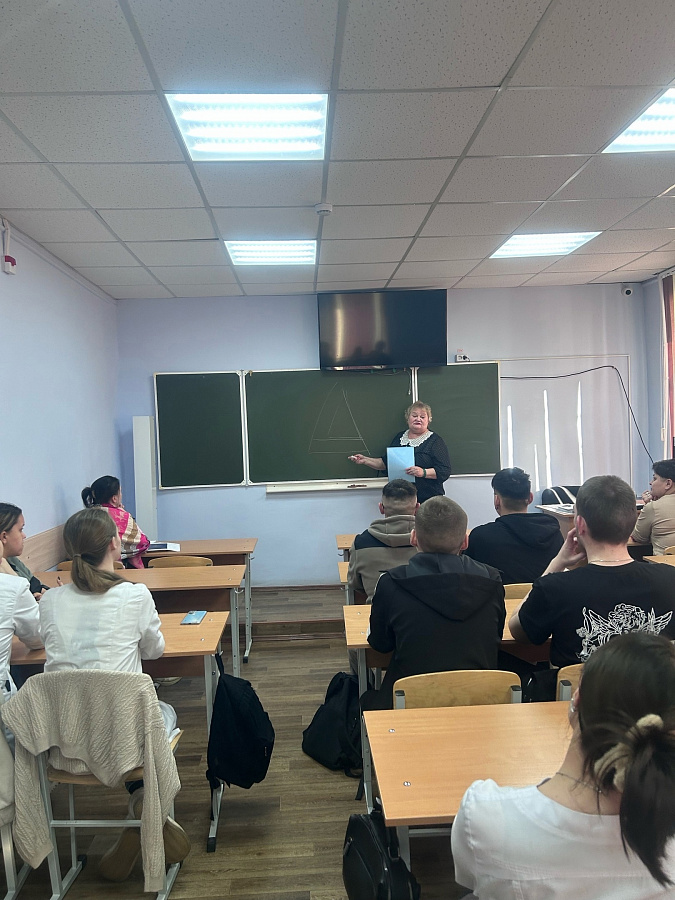 Встреча будущих выпускников с психологом ОКУ «Центр занятости населения г. Сатка» Хабибуллиной Т.И.